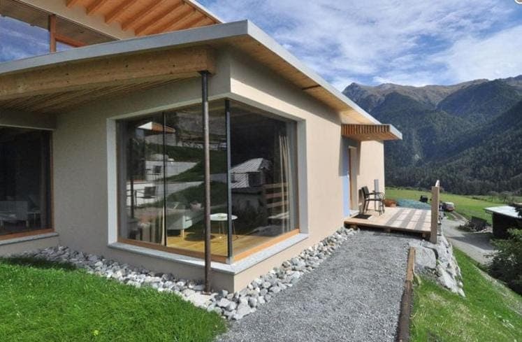 Facade/entrance, Balcony/Terrace, Mountain view