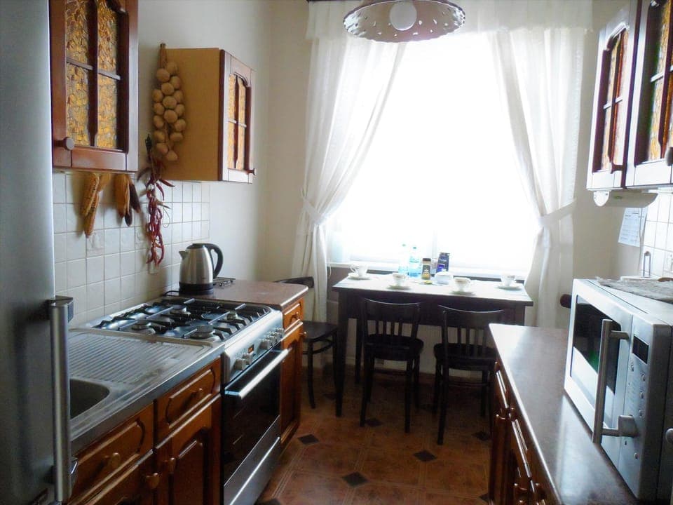 Kitchen or kitchenette, Food and drinks