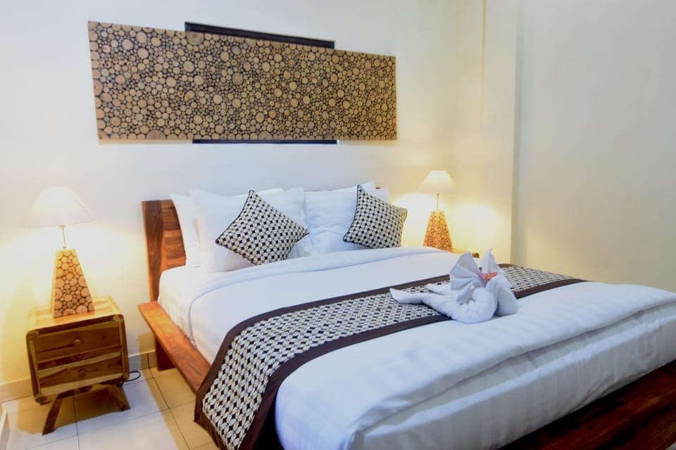 Property building, Bed, Bedroom