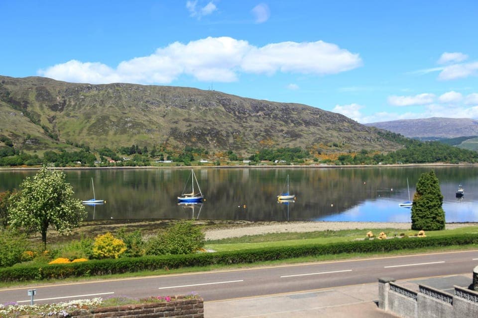 Natural landscape, Beach, Mountain view, Area and facilities