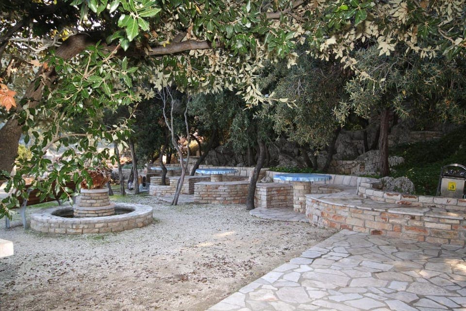 Location, children, Family