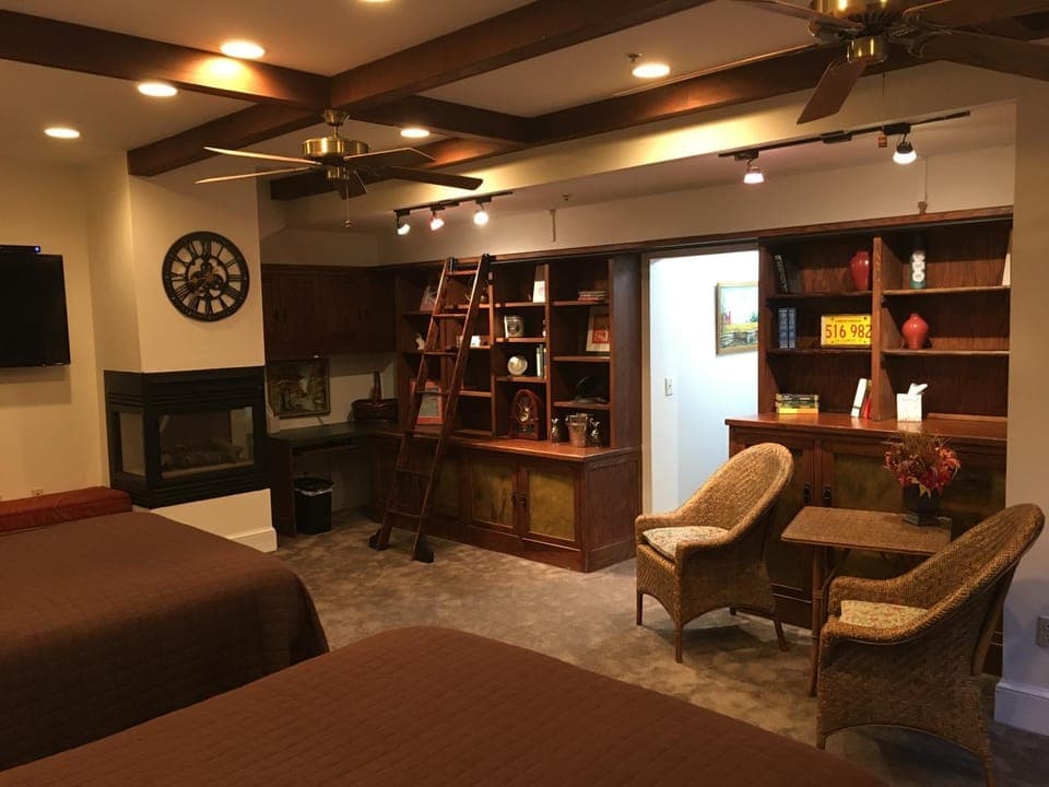 Lake Pointe Inn Bed and Breakfast in McHenry