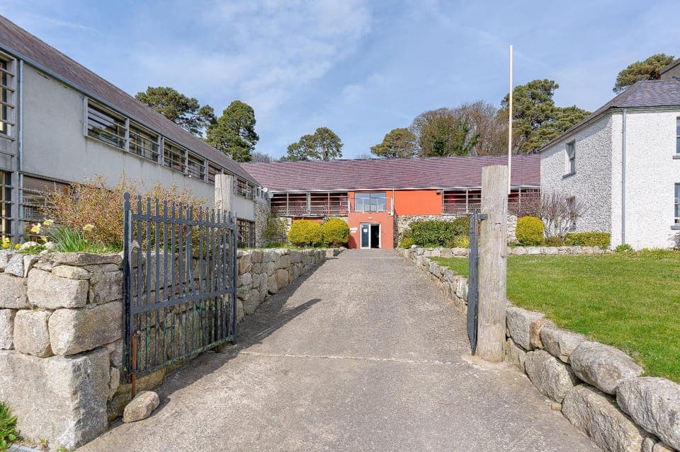 Property building, Street view
