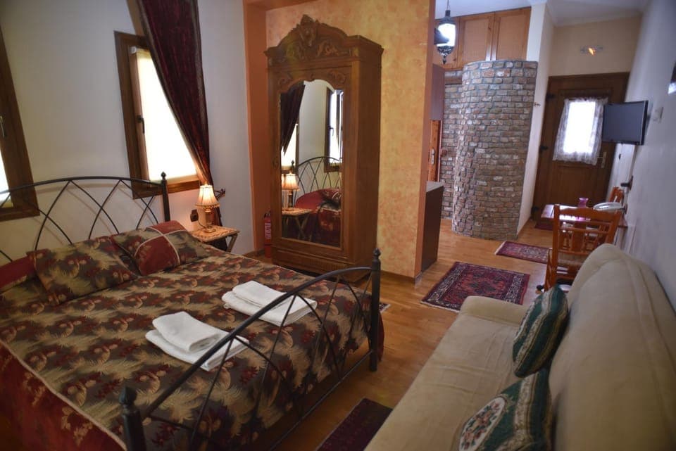 Bed, Photo of the whole room, Decorative detail, Bedroom