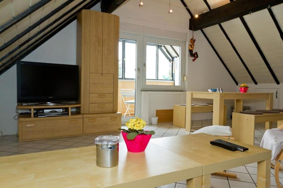 TV and multimedia, Living room, Dining area