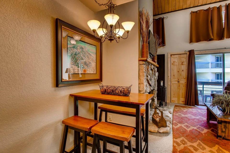 Tastefully Decorated Emmons Condo Apartment in Colorado