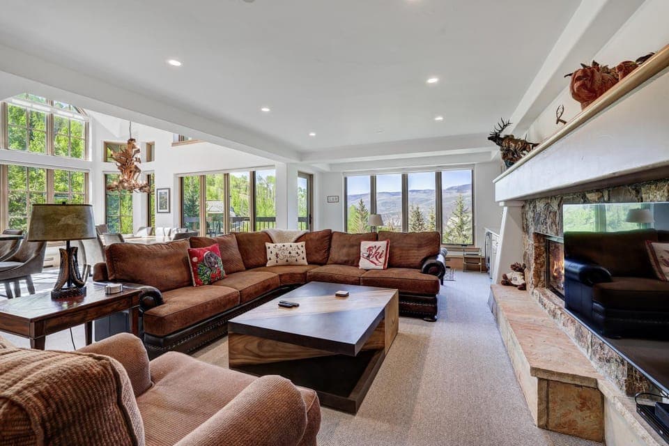 Scenic Penthouse Condo for 10, Ski In at Pines Lodge! Apartment in Beaver Creek