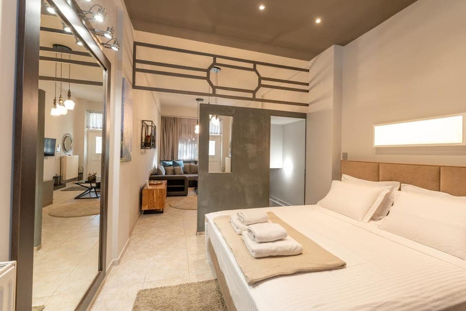 Bed, Other, Decorative detail