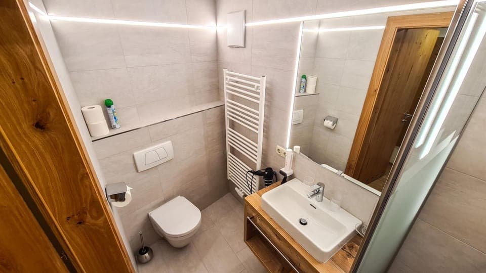 Shower, Toilet, Bathroom