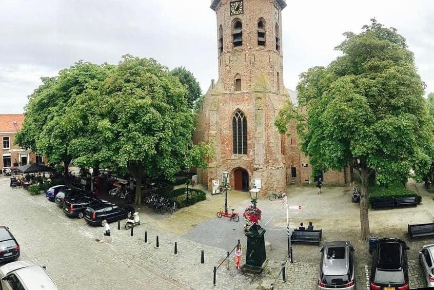 Day, Neighbourhood, Landmark view, Street view, Location, Parking