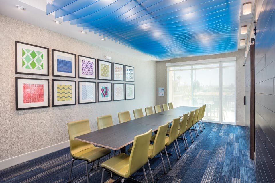 Meeting/conference room