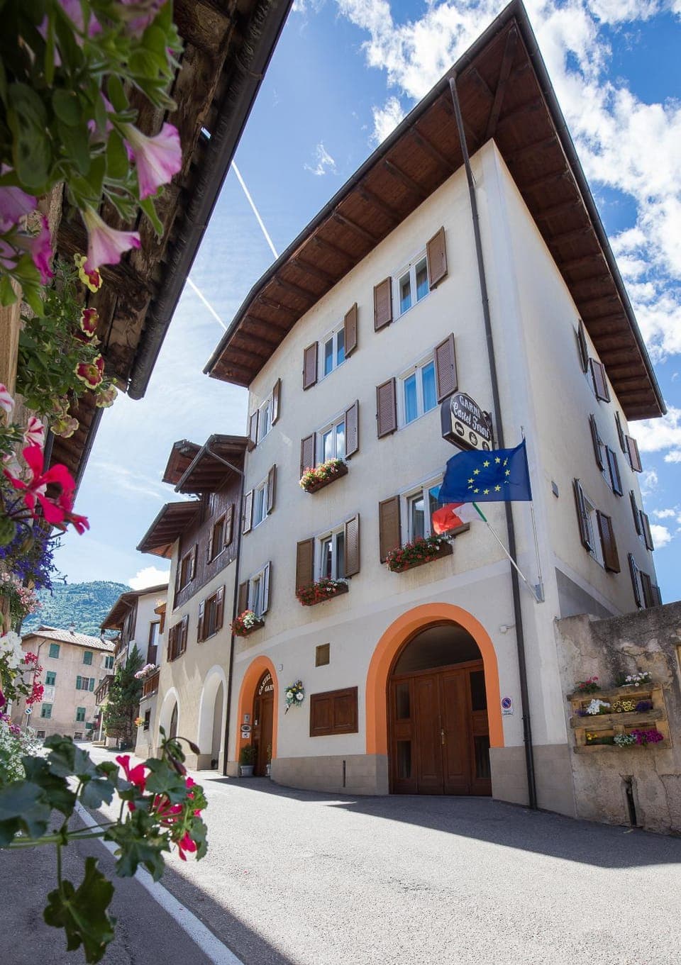 Property building, Facade/entrance