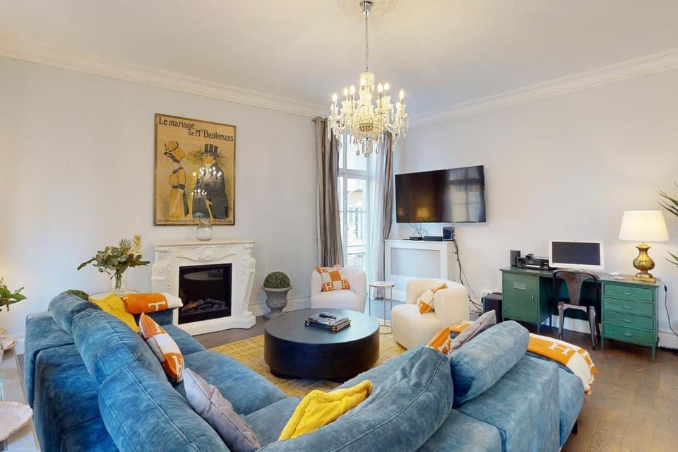 Communal lounge/ TV room