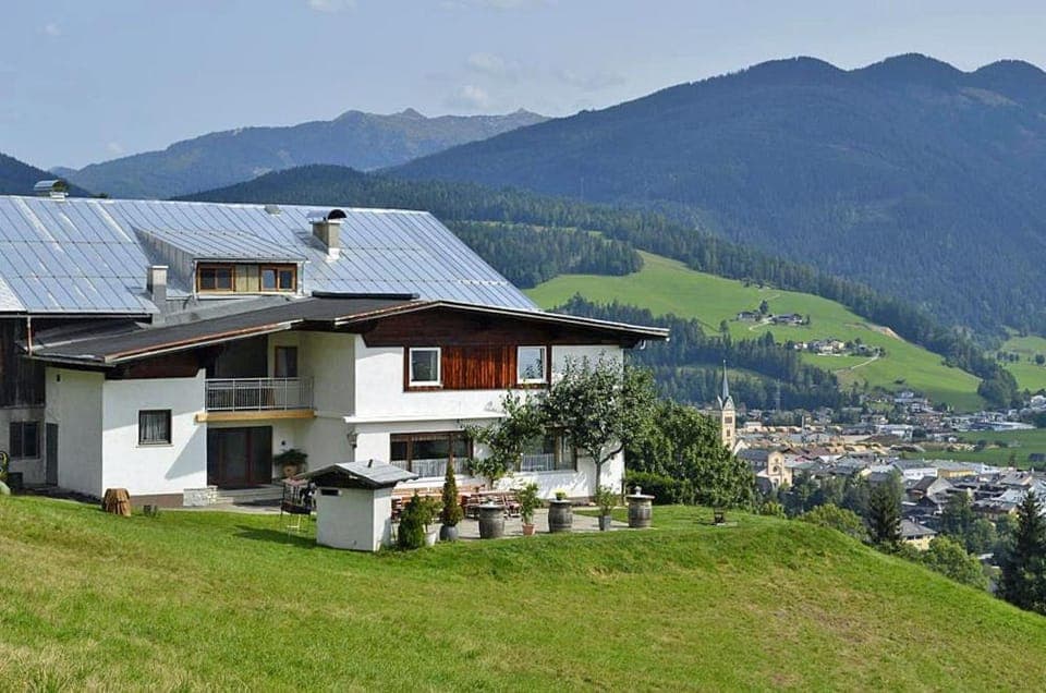 Property building, Spring, Summer, Garden, Autumn, Mountain view