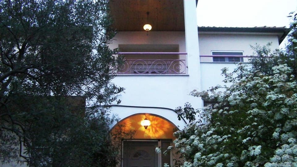 Facade/entrance, Garden view