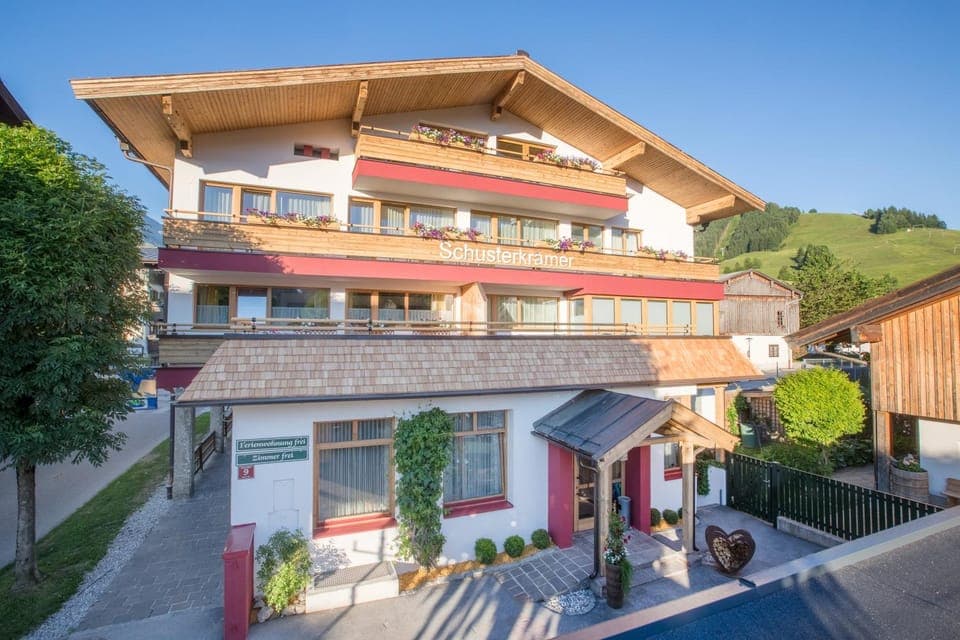 Property building, Facade/entrance