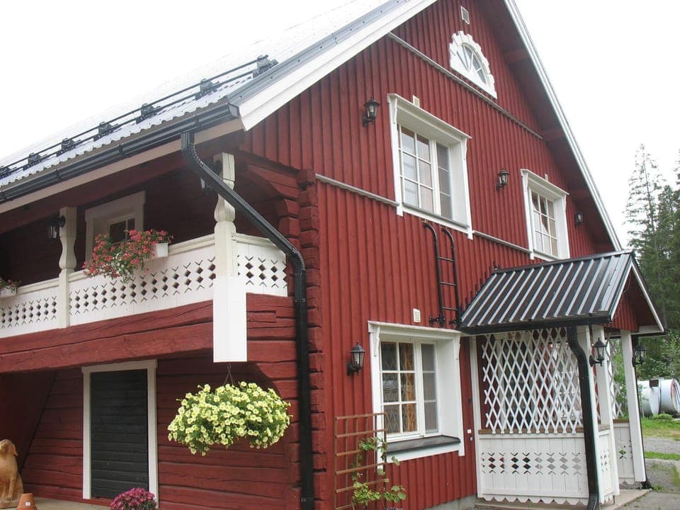 Property building, Day