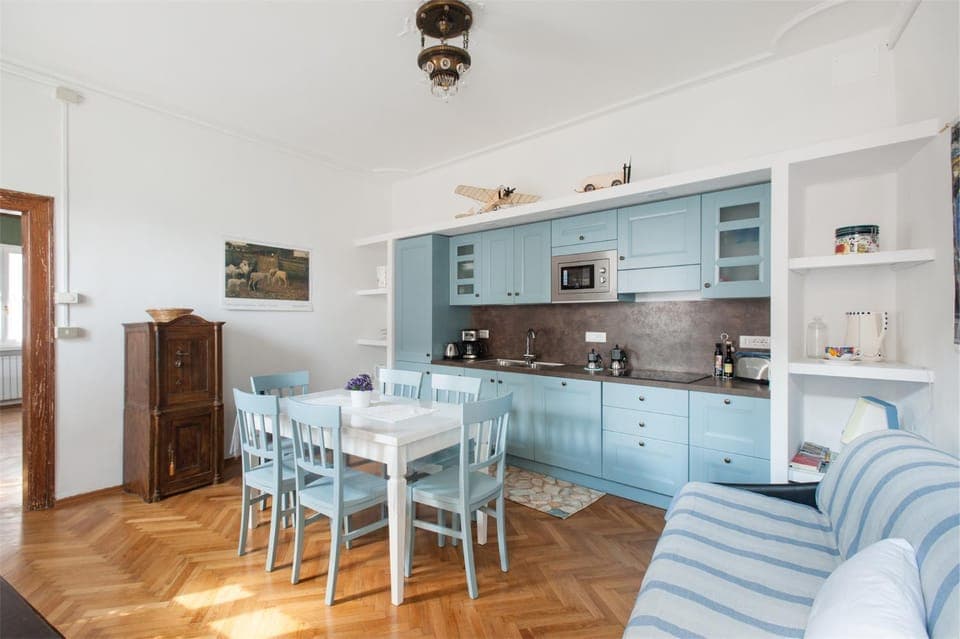 Kitchen or kitchenette, Living room, Dining area