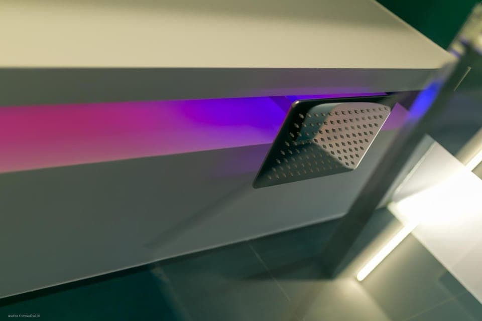 Shower, Decorative detail