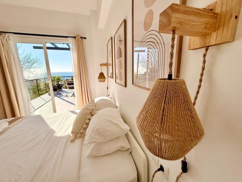 Bed, Natural landscape, Photo of the whole room, Bedroom, Sea view