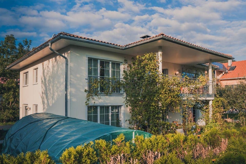 Property building, Spring, Day, Garden, Garden view