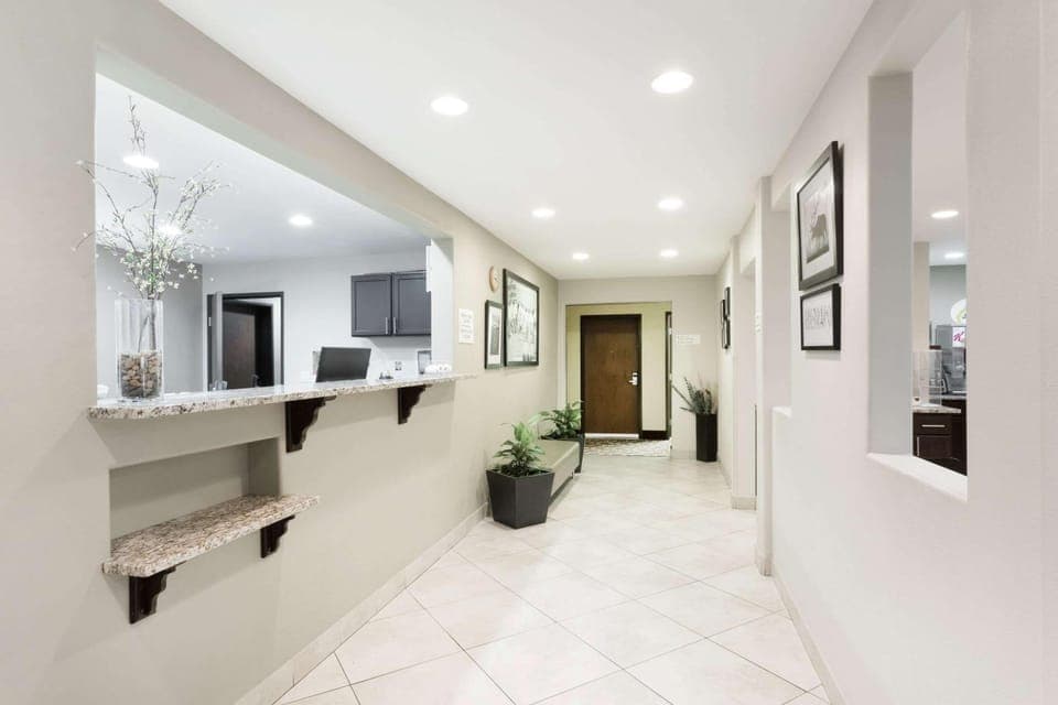 Lobby or reception, On site