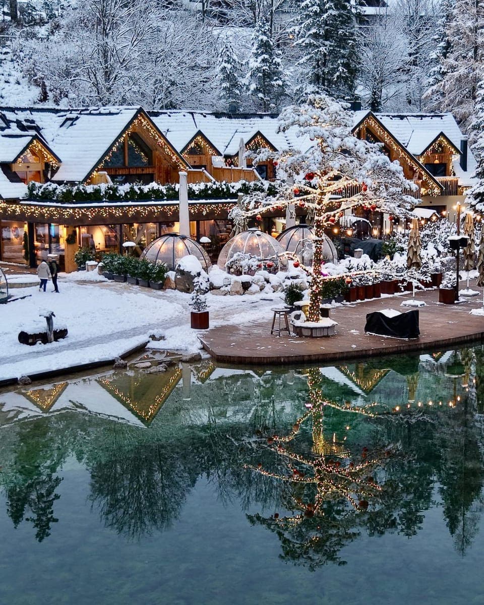 Property building, Restaurant/places to eat