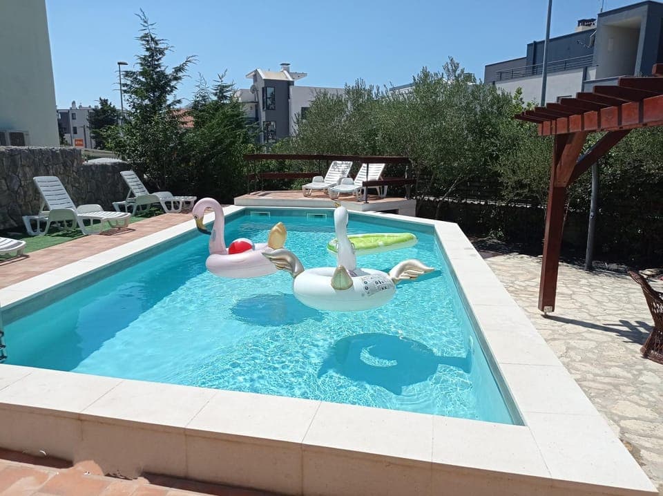 Pool view, Swimming pool, sunbed
