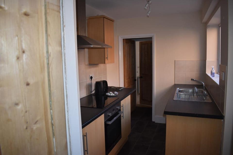 Kitchen or kitchenette, Food and drinks