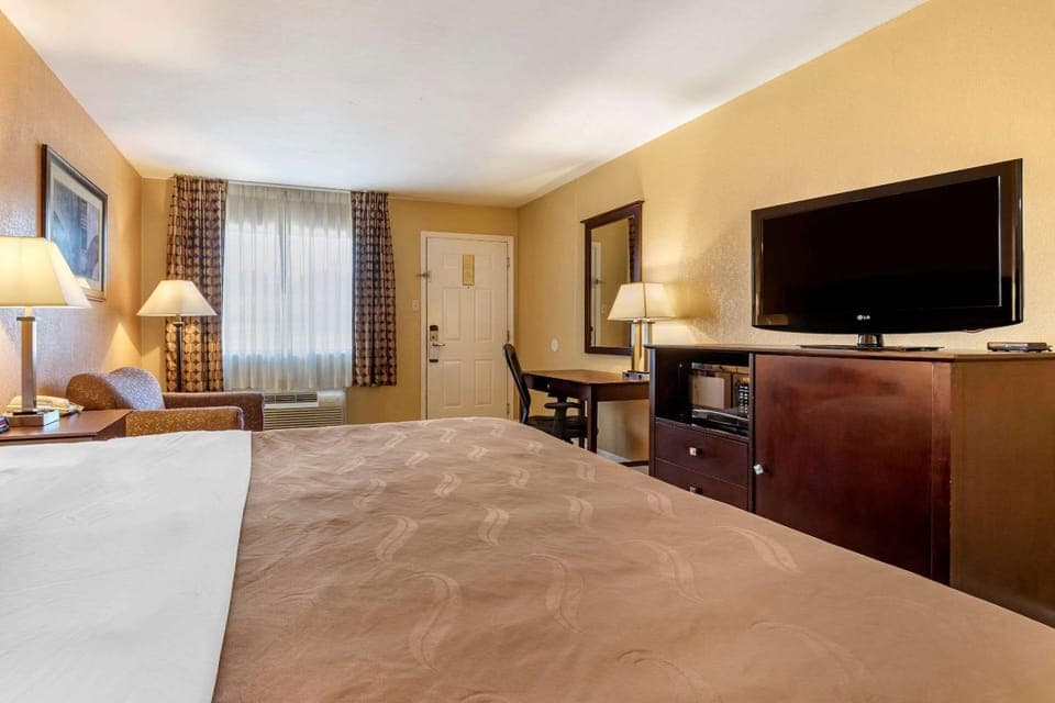 Photo of the whole room, On site