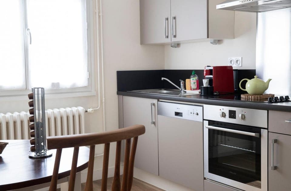 Dining area, dishwasher, oven