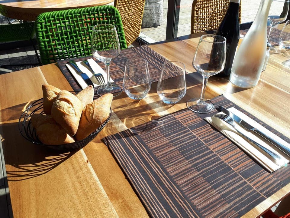 Patio, Restaurant/places to eat, Food and drinks, Food, Lunch, Dinner, Drinks