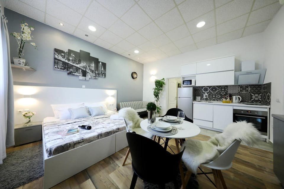 Area and facilities, Area and facilities