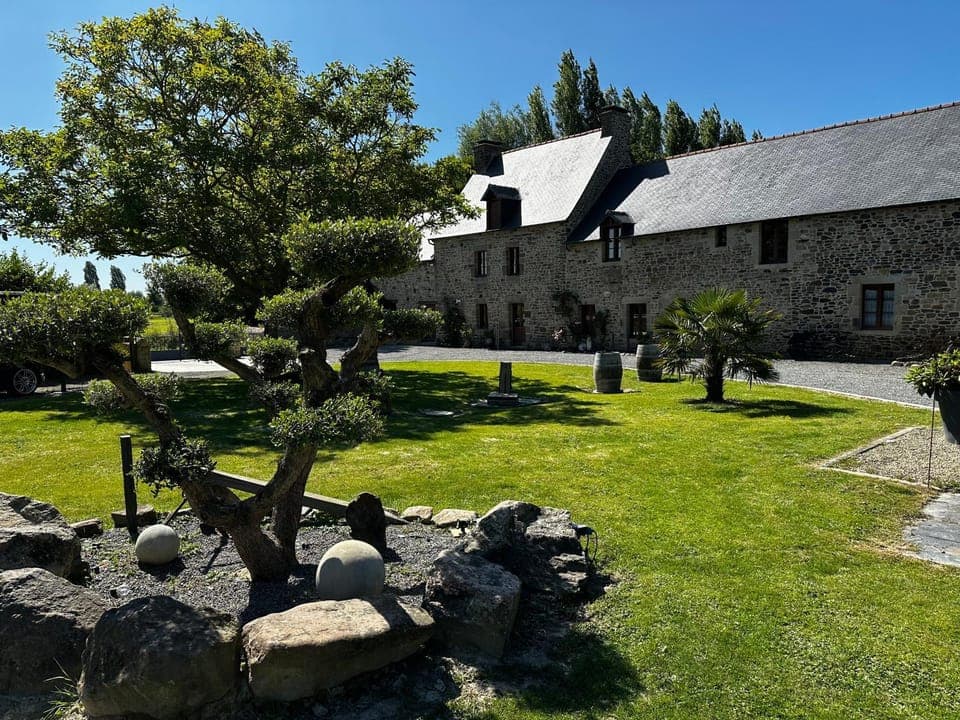 Property building, Spring, Day, People, Natural landscape, Summer, Garden, Garden view, Garden view, Landmark view, Meals, Dinner, Non alcoholic drinks, children, Family, fireplace, heating, wedding, wedding