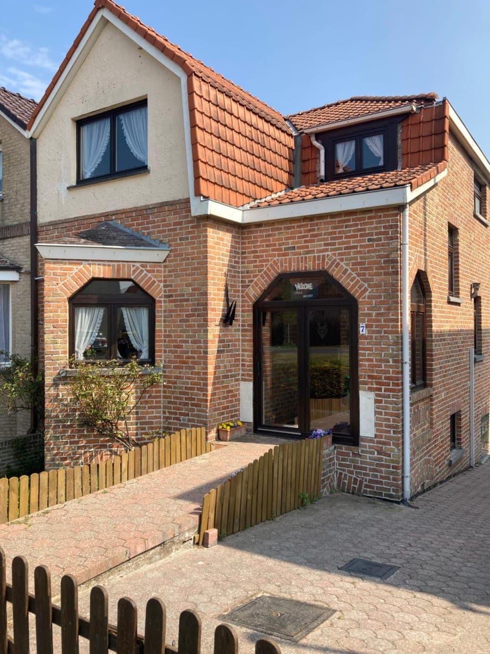 Property building, Facade/entrance