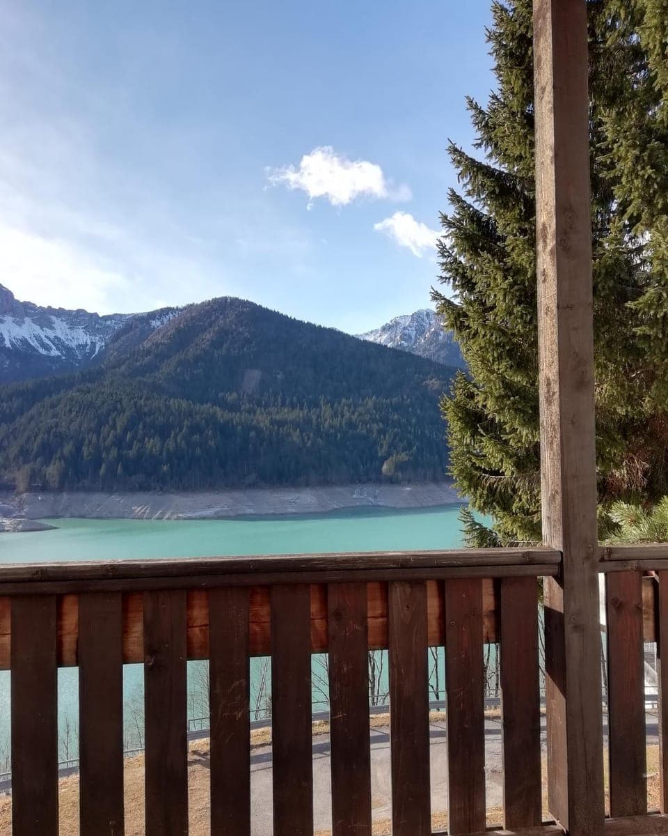 Balcony/Terrace, Lake view, Mountain view