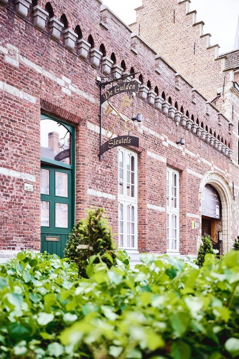 Property building, Facade/entrance, Property logo or sign, Logo/Certificate/Sign