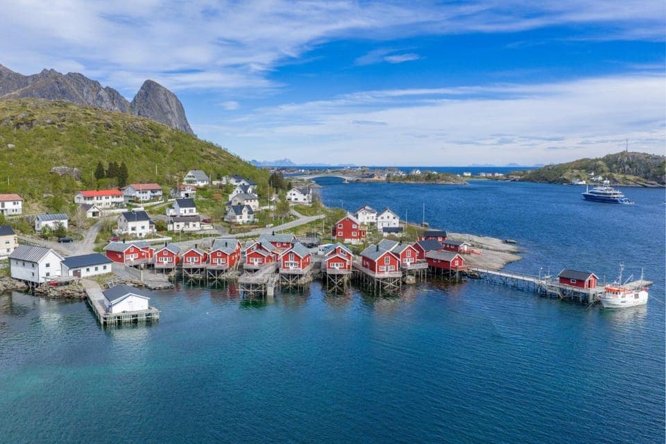 Reine seaview cabin Cabin in Lofoten