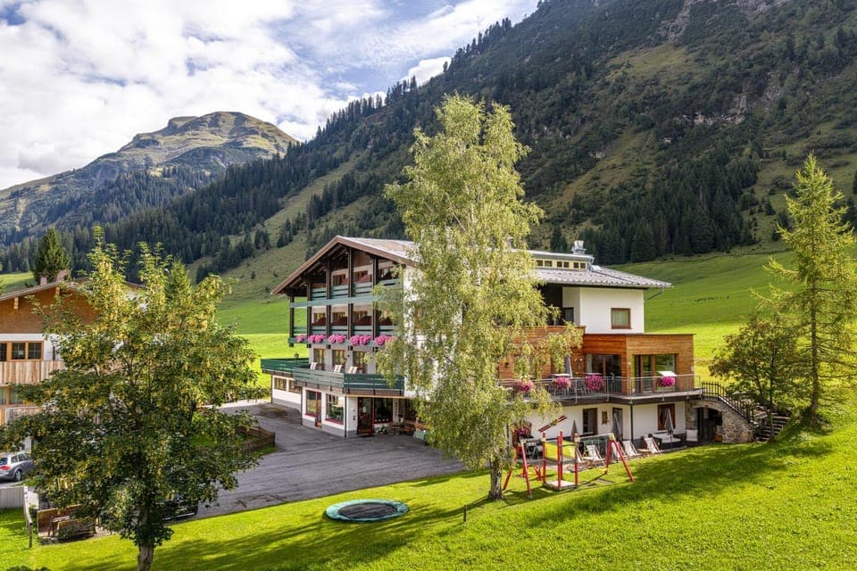 Property building, Spring, Garden