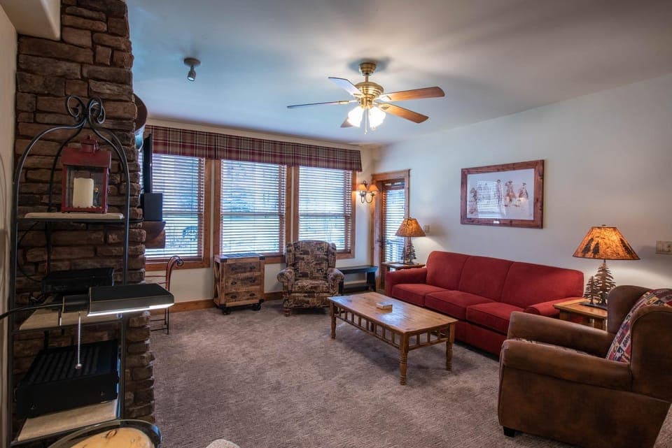 3 Br- Sleeps 8 with Jetted Tub - No CF Apartment in Colorado