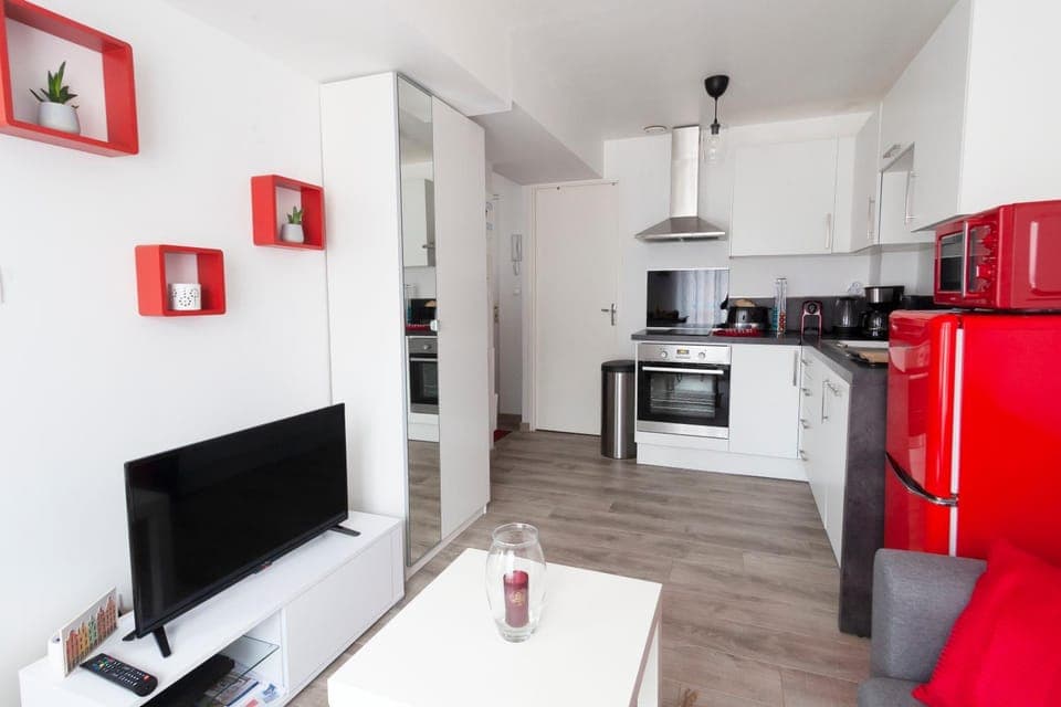 TV and multimedia, Kitchen or kitchenette, Living room