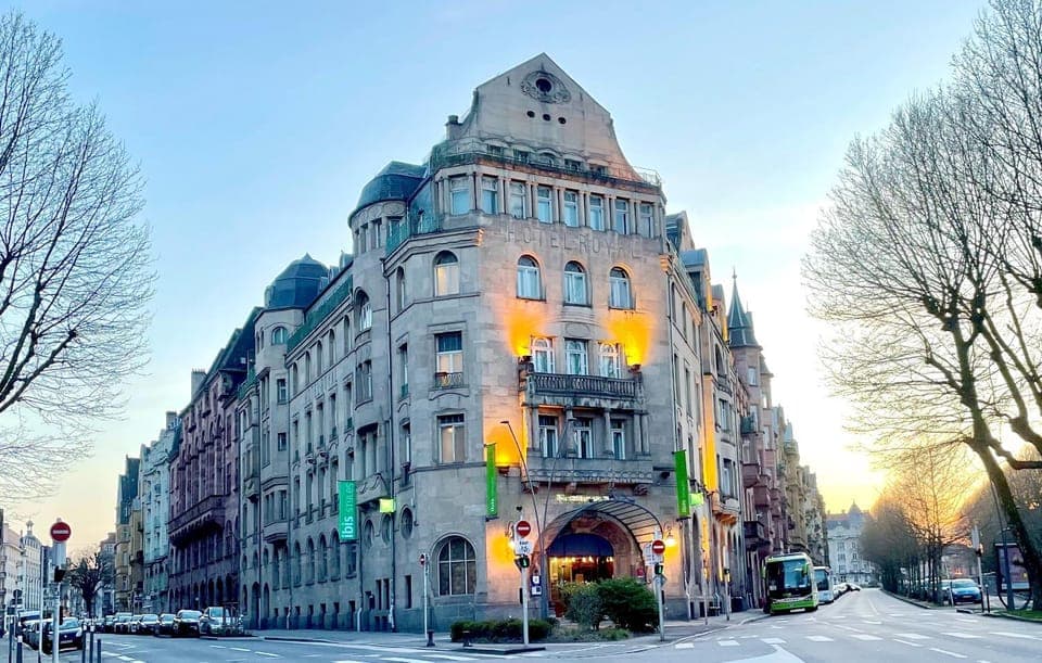 Property building, Day, Location