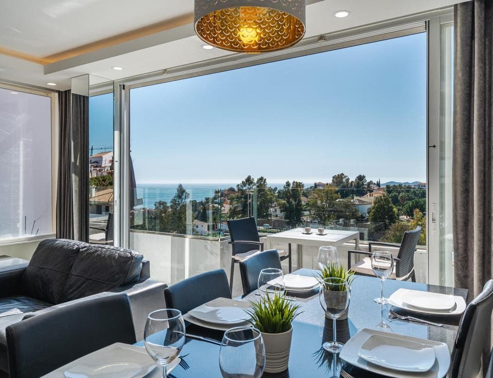 Property building, Patio, Day, Natural landscape, View (from property/room), Balcony/Terrace, Living room, Seating area, Dining area, Food, City view, Garden view, Mountain view, Pool view, Sea view, Street view, Area and facilities, Breakfast, Dinner, Family, Quiet street view, kitchen