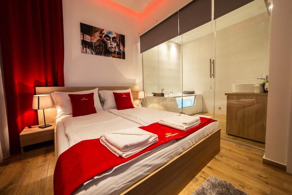 Bed, Photo of the whole room