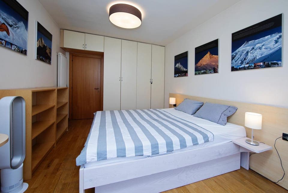 Bed, Photo of the whole room, Bedroom, wardrobe