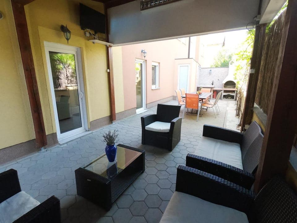 Patio, BBQ facilities, Garden, TV and multimedia, Balcony/Terrace, Seating area, Dining area