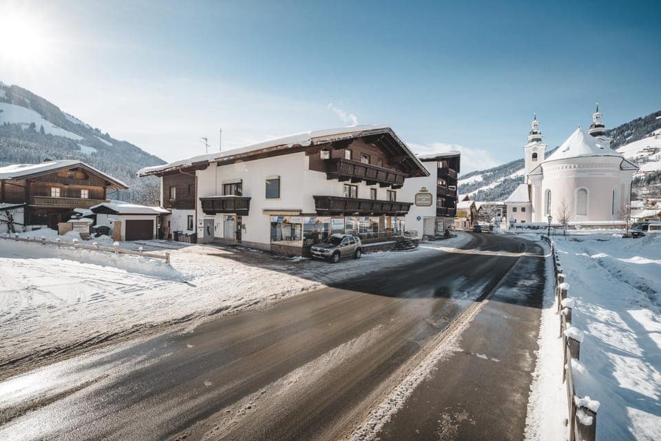 Property building, Day, Winter, Mountain view, Street view, Location, Parking