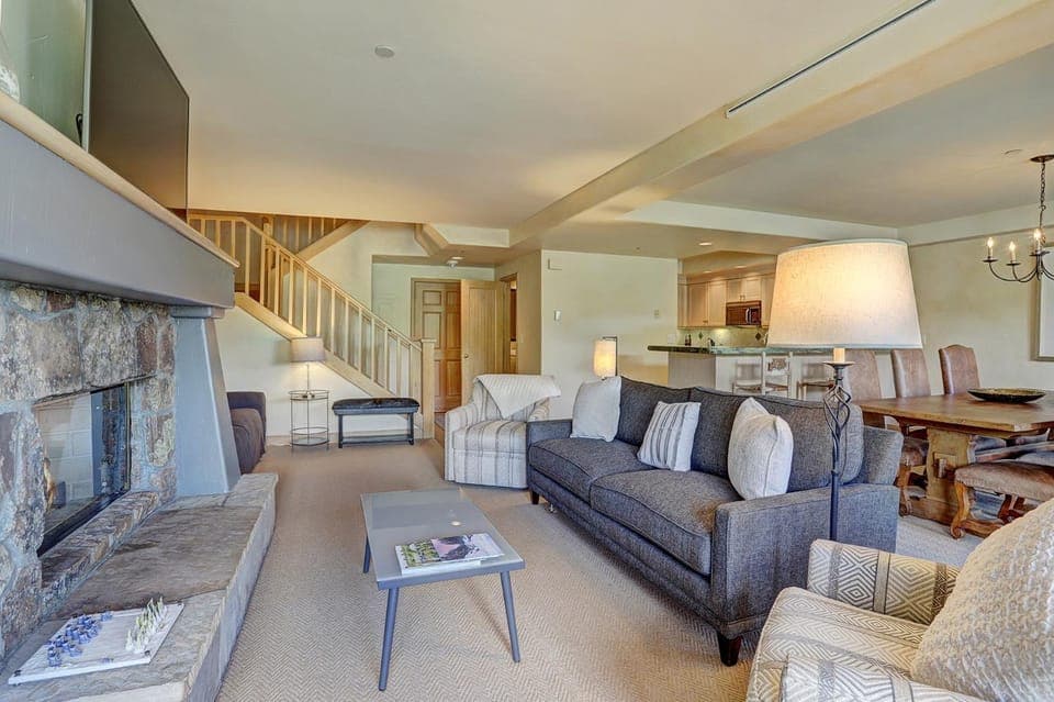Amazing 2 Br Unit In Beaver Creek- Out Of A Western Movie Condo Apartment in Beaver Creek