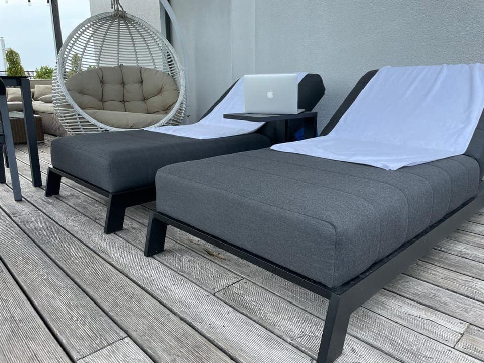 Seating area, sunbed