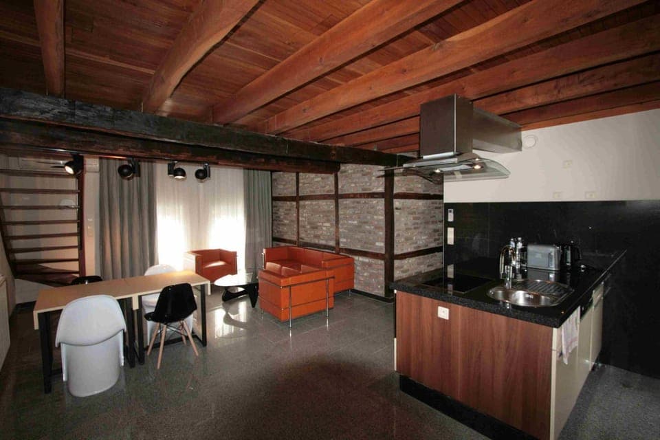 Kitchen or kitchenette, Living room